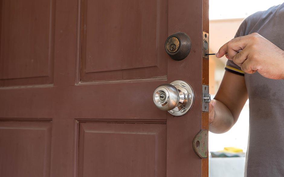 ouverture de porte serrure bloquée Suresnes